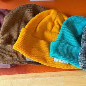 Lot of 5 beanies, 2 carhart & 3 coal - used